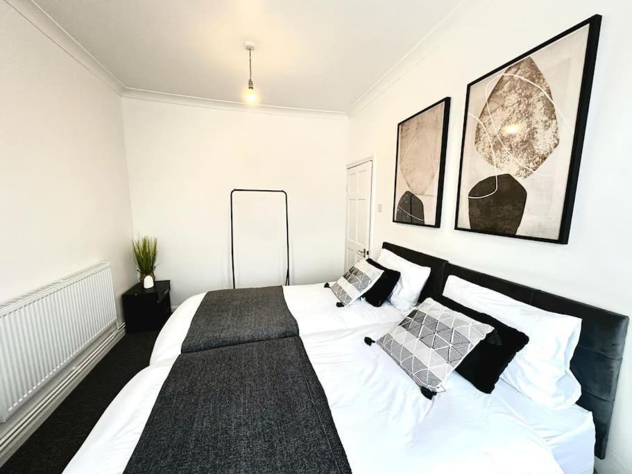 Apartamento Serviced 4 Bed 2 Bath Manor Park House *