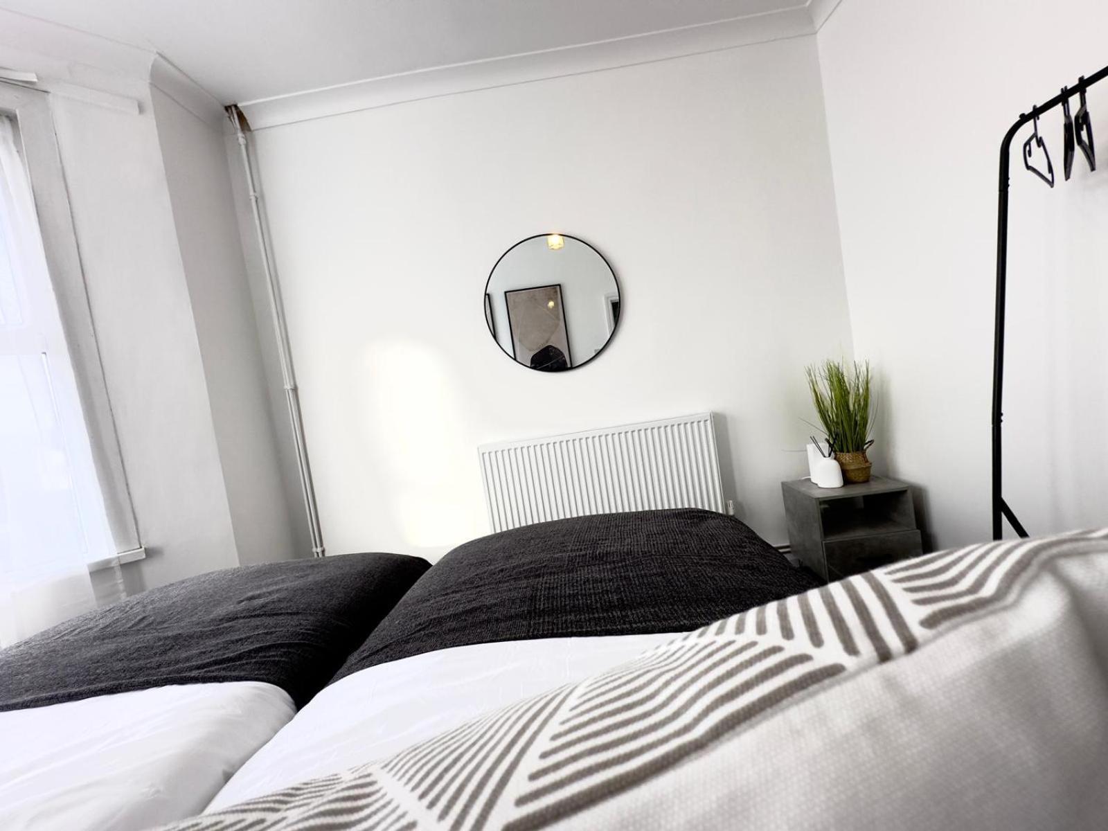 Apartamento Serviced 4 Bed 2 Bath Manor Park House Londres