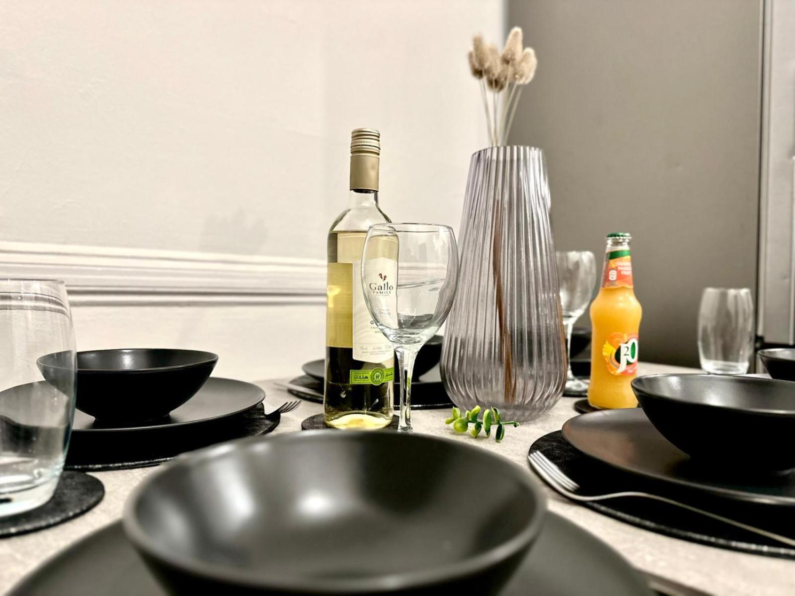 Apartamento Serviced 4 Bed 2 Bath Manor Park House Londres