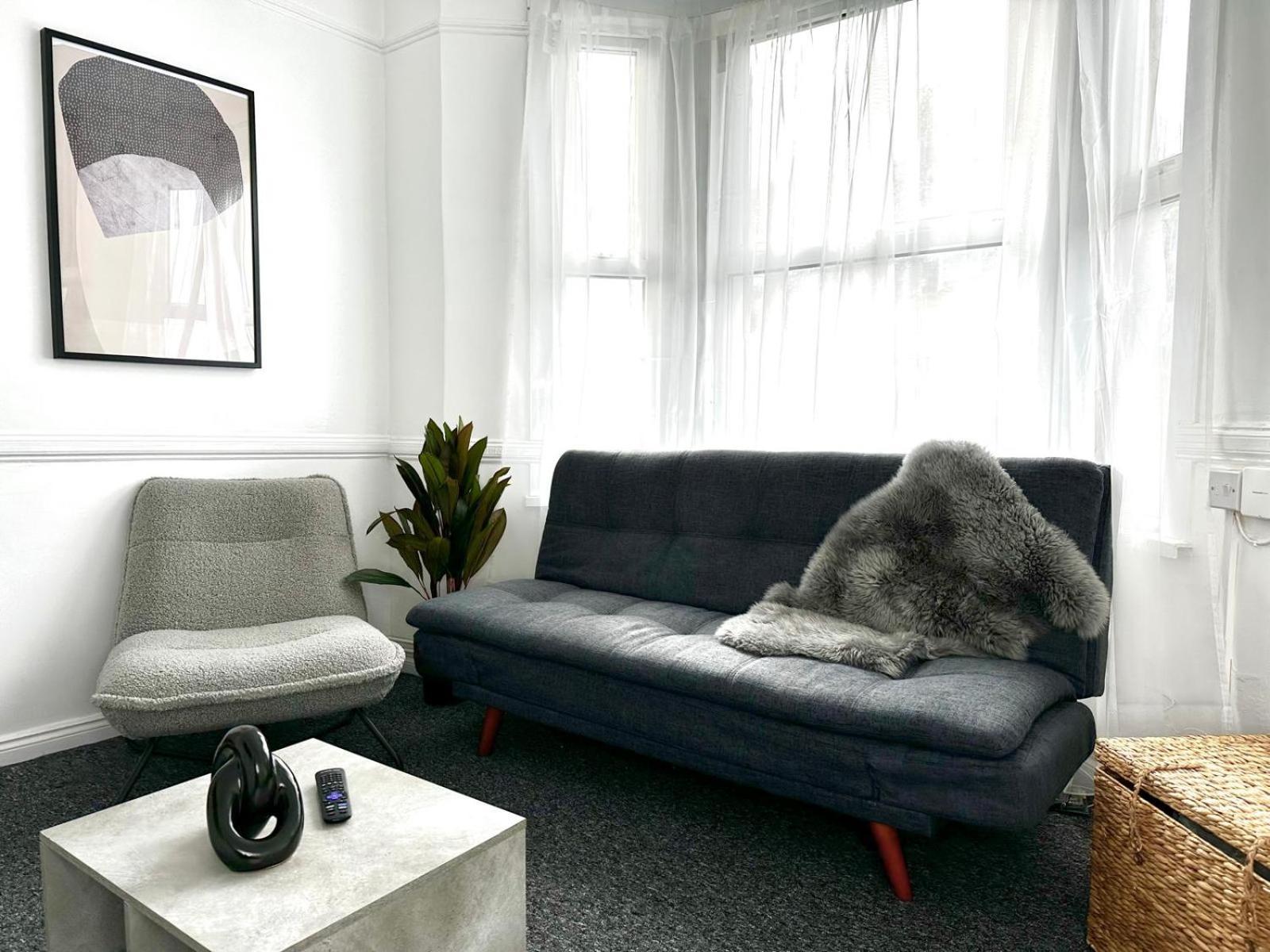 Apartamento Serviced 4 Bed 2 Bath Manor Park House Londres